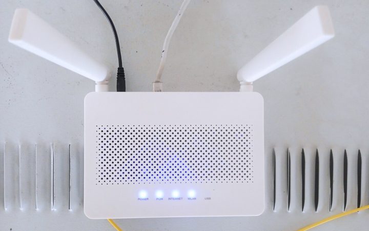 Office Wi-Fi router with antennas